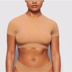 NWT! SKIMS Fits Everybody Super Cropped T-Shirt—Color Ochre —Size XL